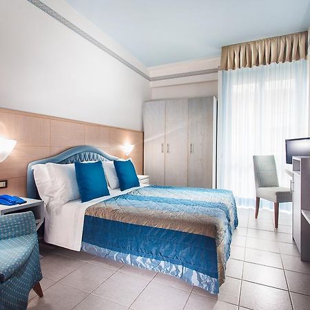 Hotel Imperiale มิลาโน แมริตทิมา ภายนอก รูปภาพ