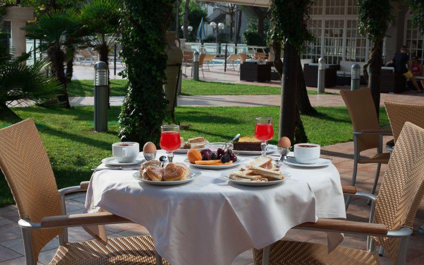 Hotel Imperiale มิลาโน แมริตทิมา ภายนอก รูปภาพ