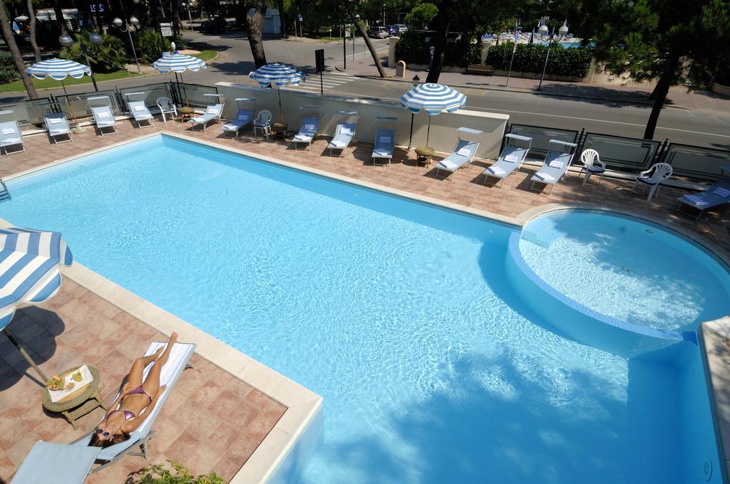 Hotel Imperiale มิลาโน แมริตทิมา ภายนอก รูปภาพ